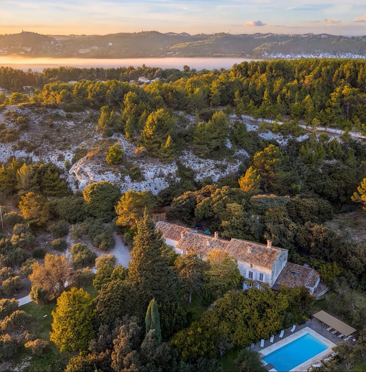 Illustration pour "Saint-Rémy-de-Provence : témoignage d’un hôte Airbnb"