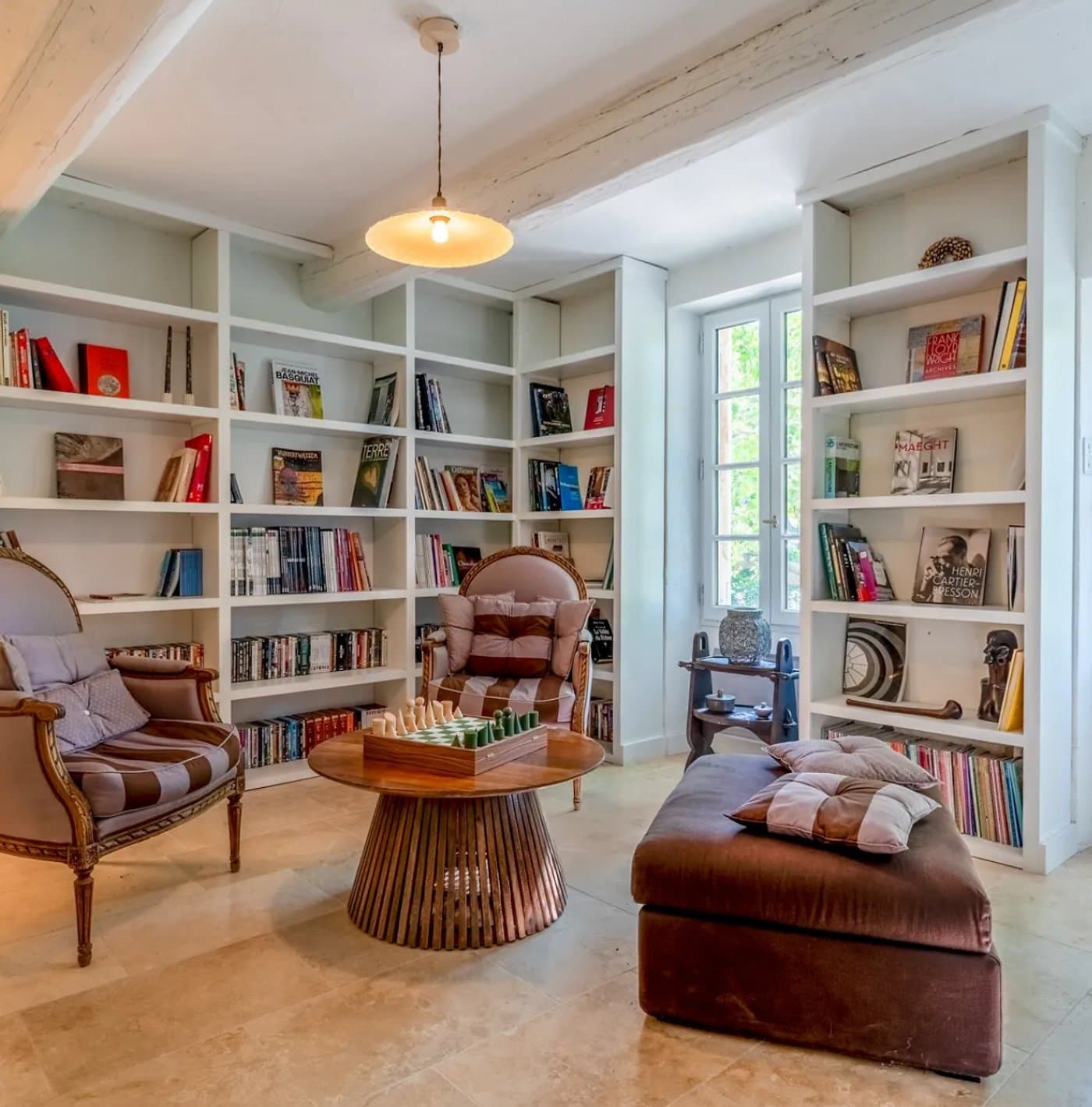 Bibliothèque privée du Mas Saint Michel