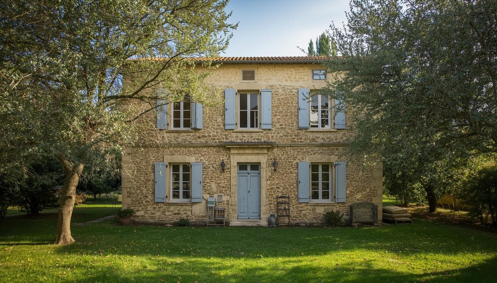 Photo de Mas Arles — Grande Piscine & Jardin